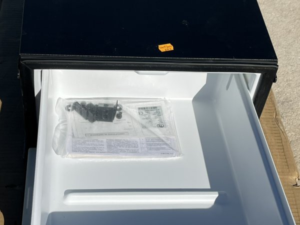 ΨΥΓΕΙΟ 12/24V BRK35 35L